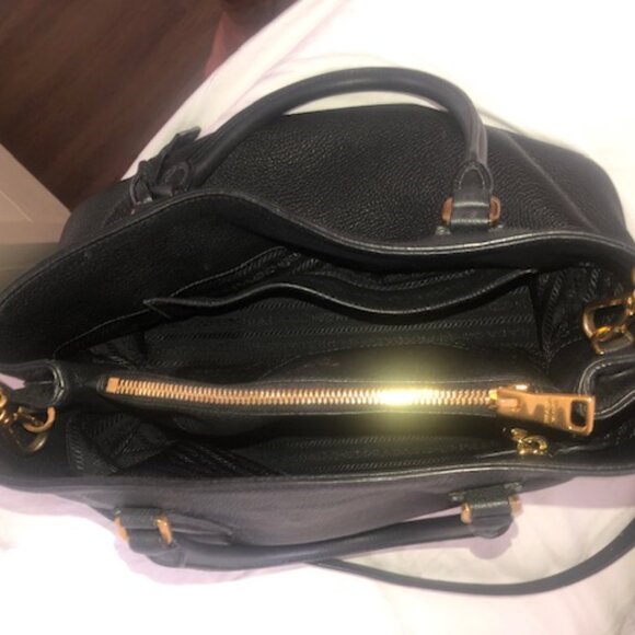 Gorgeous Classic Prada Vitello Phenix BLACK - Picture 4 of 5